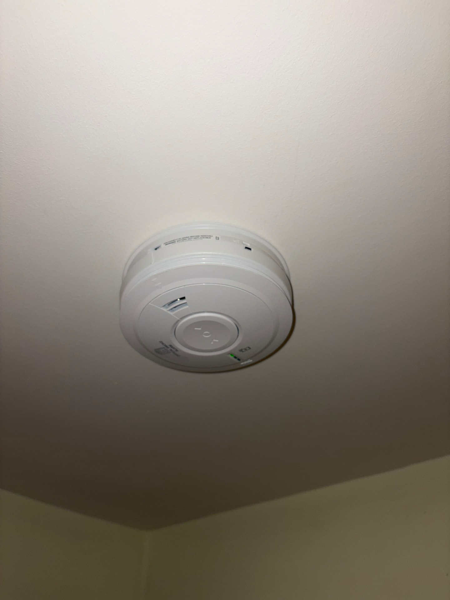 Interlinked mains smoke alarm fitted to a hallway ceiling in Southampton